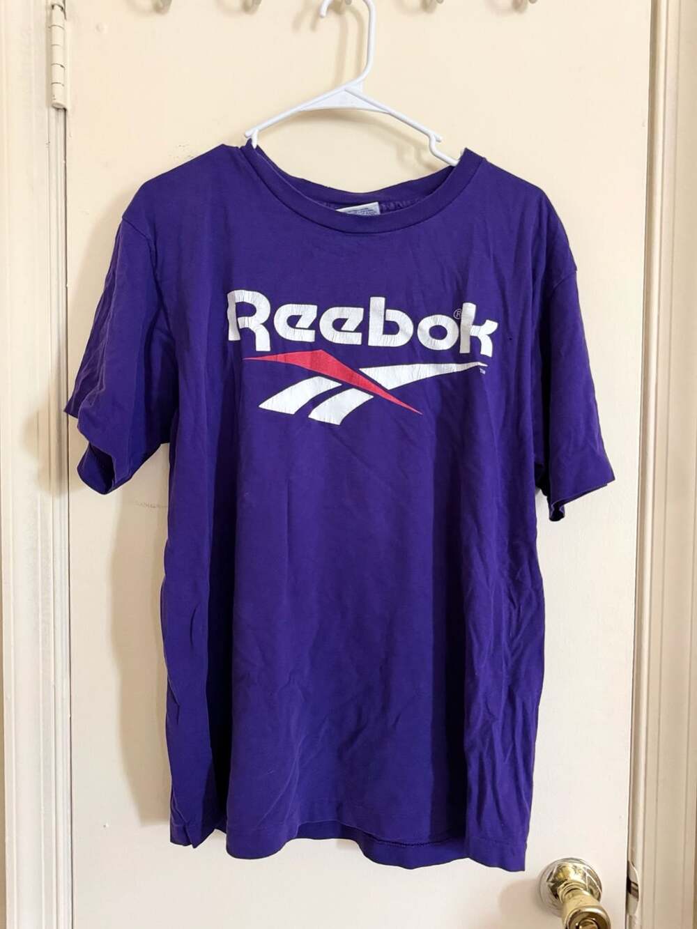 Reebok T-Shirt Size L Purple Big Logo Graphic